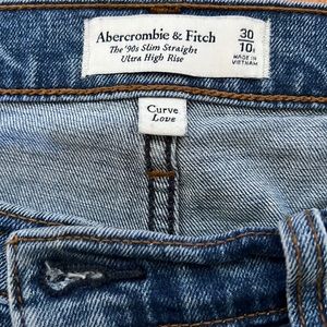 Abercrombie and Fitch Curve Love Ultra High Rise 90s Straight Leg Size 30